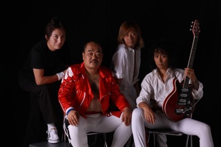 究極のQueenトリビュートバンドQUEENESSがSHOCK-ONに出演!! 究極のQueenトリビュートバンドQUEENESSがSHOCK-ONに出演!!