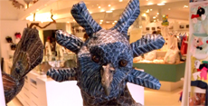 ダンボール彫刻展”鳥が恐い”　ラフォーレ原宿１F「WALL」で開催中