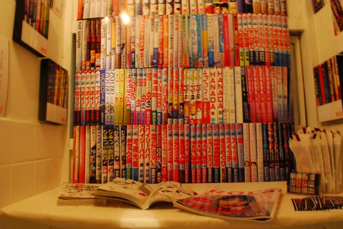 秋森写真商店ミニ個展「わたしの書斎-本の背中に恋してる-」開催中 秋森写真商店ミニ個展「わたしの書斎-本の背中に恋してる-」開催中