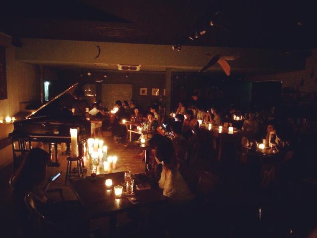 暗闇カフェ 重松壮一郎キャンドルナイト・ライブ~ 秋の夜長の星屑ピアノ 暗闇カフェ 重松壮一郎キャンドルナイト・ライブ~ 秋の夜長の星屑ピアノ