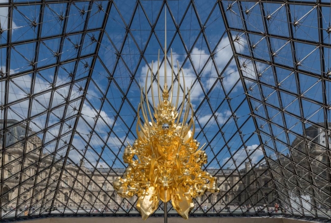 Throne -Louvre Pyramid-