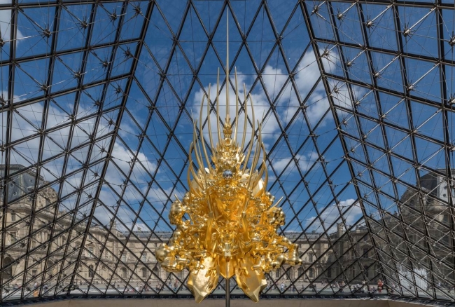 Throne -Louvre Pyramid- Throne -Louvre Pyramid-
