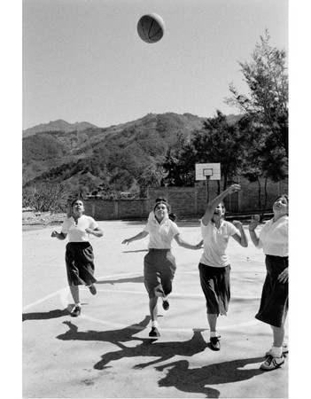 スポーツのある風景 by Elliott Erwitt エリオット・アーウィット写真展 スポーツのある風景 by Elliott Erwitt エリオット・アーウィット写真展