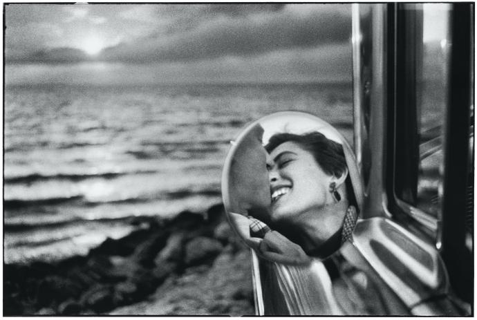 In Conversation: A Photographic Dialogue Between Elliott Erwitt and John Sypal